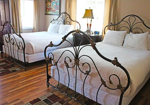 Silverton Inn & Suites Екстериор снимка