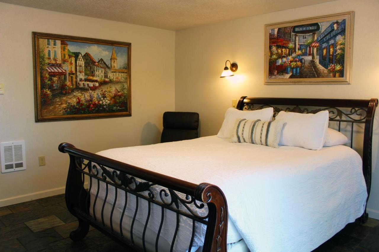 Silverton Inn & Suites Екстериор снимка