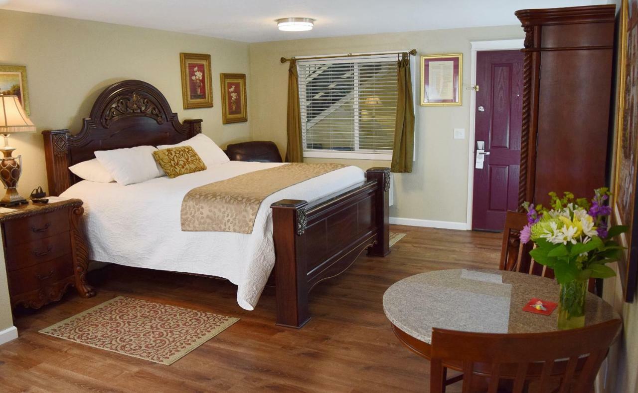 Silverton Inn & Suites Екстериор снимка