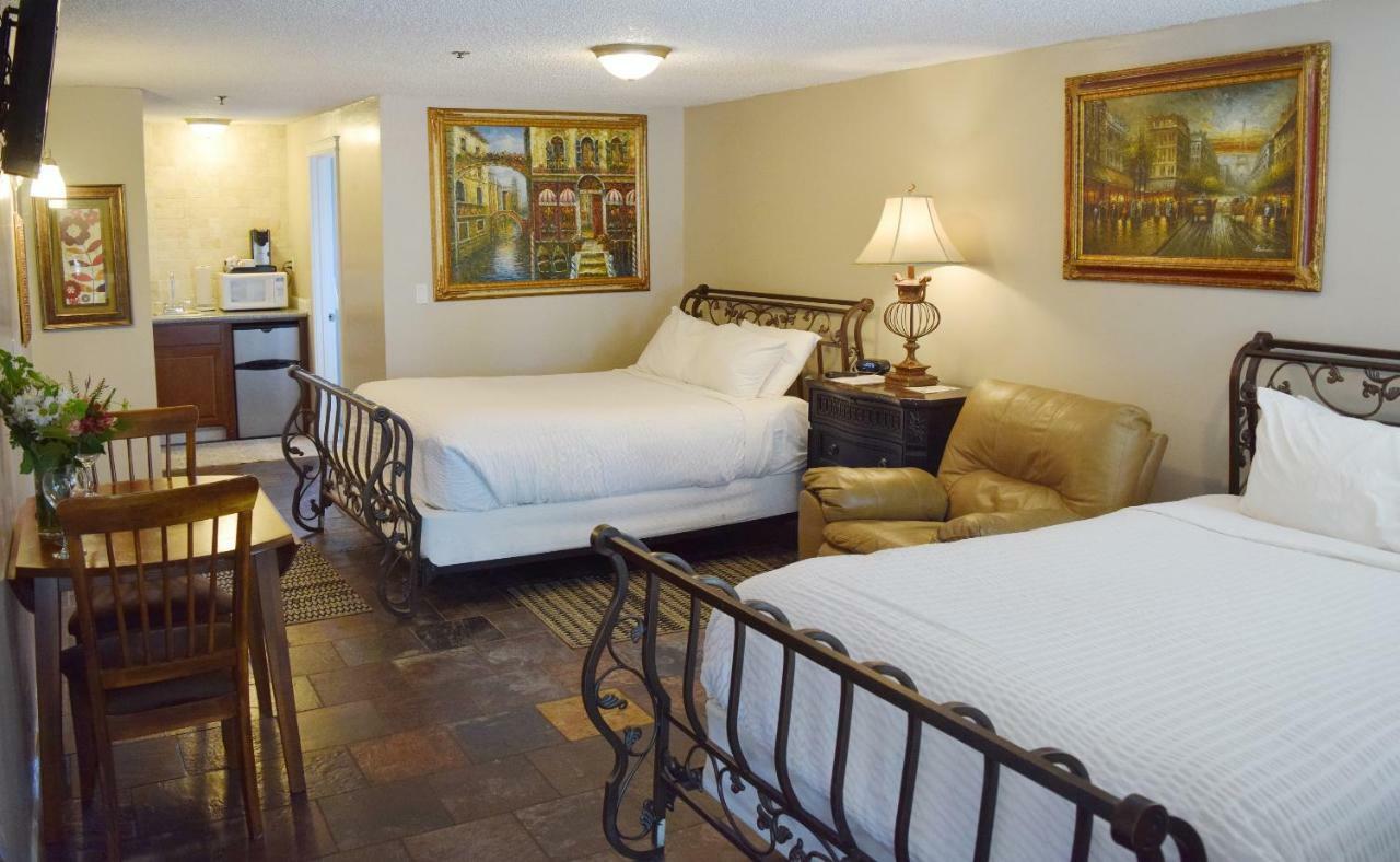 Silverton Inn & Suites Екстериор снимка